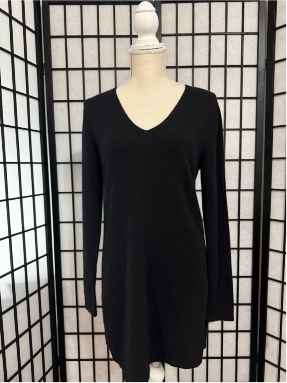 Women's Saks Fifth Avenue Cashmere Sweater Black Size M